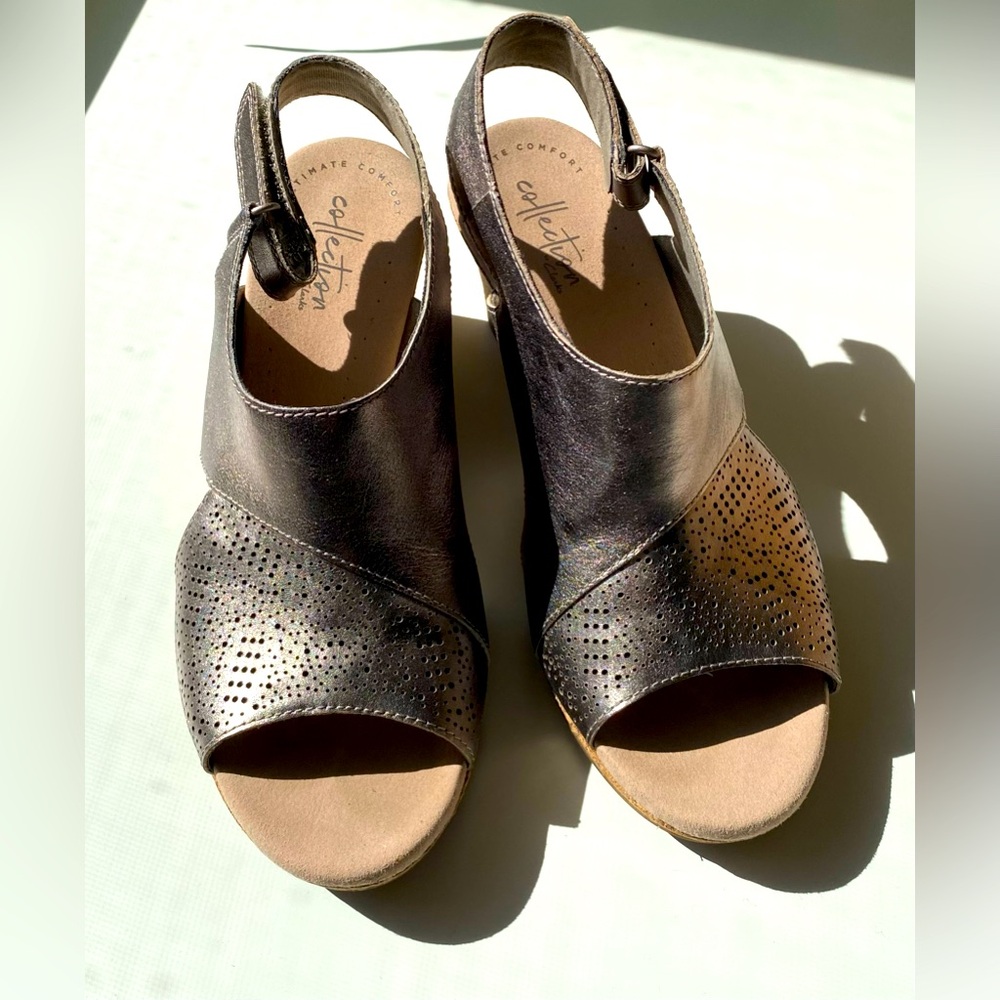 Clarks ultimate comfort collection wedge sandals 7W